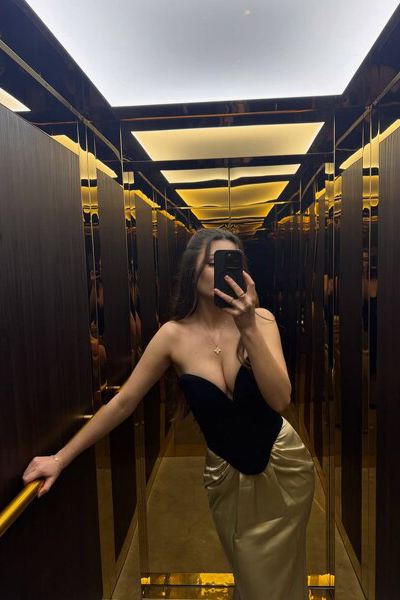 Captivating Elegance: Catalina, 25 y.o. from London, United Kingdom — VeronikaLove