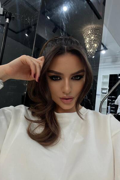 Captivating Elegance: Catalina, 24 y.o. from London, United Kingdom — VeronikaLove