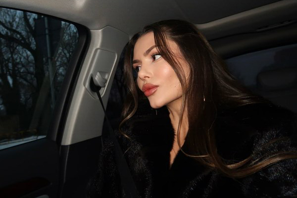 Captivating Elegance: Catalina, 25 y.o. from London, United Kingdom — VeronikaLove