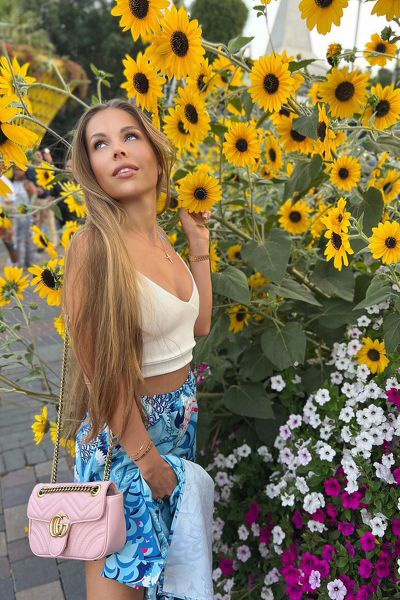 Magnetic Allure: Vasilisa, 37 y.o. from Padua, Italy — VeronikaLove