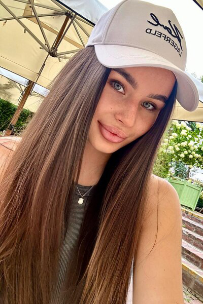 Alluring Presence: Diana, 27 y.o. from Kyiv, Ukraine — VeronikaLove