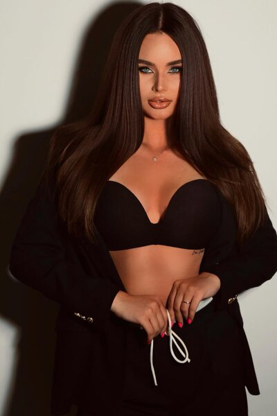 Alluring Presence: Diana, 27 y.o. from Kyiv, Ukraine — VeronikaLove