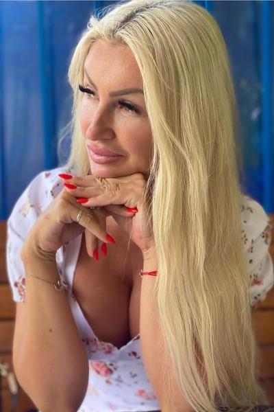 Enchanting Gaze: Inna, 45 y.o. from Poltava, Ukraine — VeronikaLove