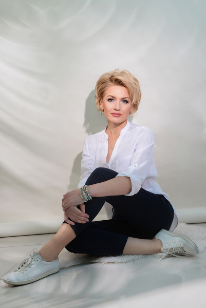 Ethereal Elegance: Zinaida, 48 y.o. from Kharkiv, Ukraine — VeronikaLove