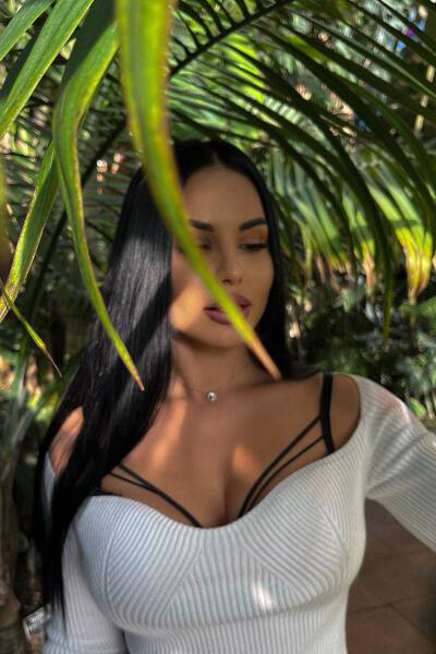 Timeless Elegance: Ksenia, 30 y.o. from Wroclaw, Poland — VeronikaLove