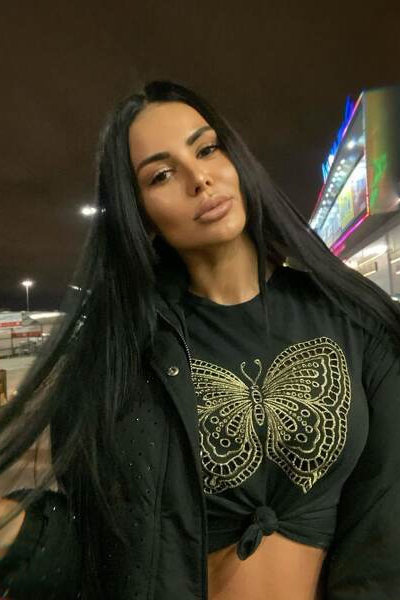 Timeless Elegance: Ksenia, 30 y.o. from Wroclaw, Poland — VeronikaLove