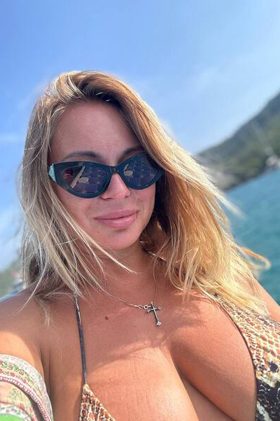 Dynamic Victoriia, 37 y.o. from Kharkiv, Ukraine with Light-brown hair — VeronikaLove