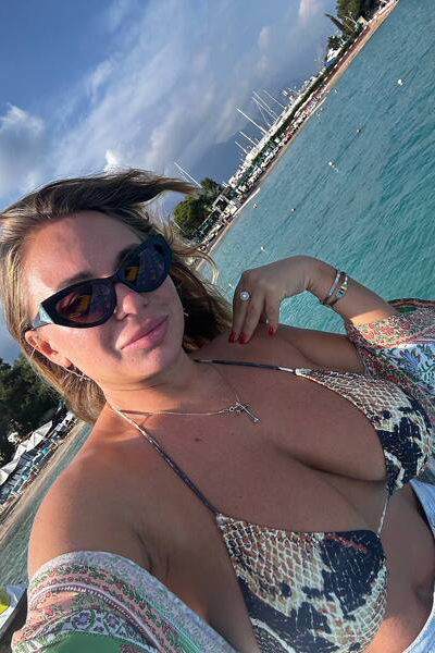 Dynamic Victoriia, 37 y.o. from Kharkiv, Ukraine with Light-brown hair — VeronikaLove