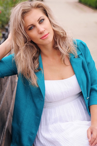 Enigmatic Olesia, 39 y.o. from Chisinau, Moldova with Blonde hair — VeronikaLove