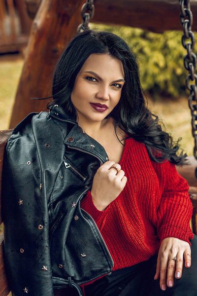 Lovely Liliana, 42 y.o. from Chisinau, Moldova with Black hair — VeronikaLove