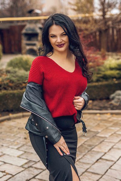 Lovely Liliana, 42 y.o. from Chisinau, Moldova with Black hair — VeronikaLove