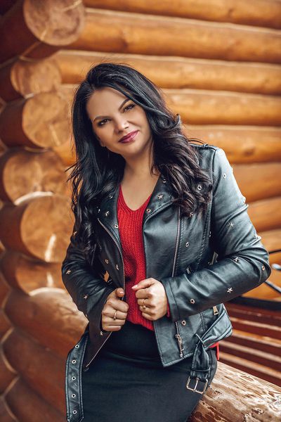 Lovely Liliana, 42 y.o. from Chisinau, Moldova with Black hair — VeronikaLove