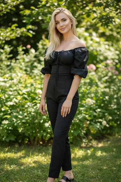 Graceful Julia, 39 y.o. from Lviv, Ukraine with Blonde hair — VeronikaLove