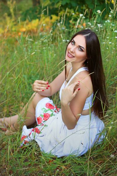 Charming Radiance: Veronika, 33 y.o. from Zaporizhzhia, Ukraine — VeronikaLove