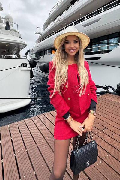 Graceful Charm: Alina, 30 y.o. from California, United States — VeronikaLove