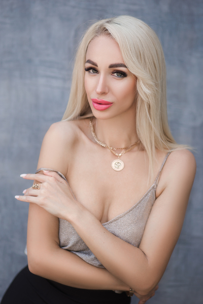 Sparkling Essence: Marina, 33 y.o. from Kryvyi Rih, Ukraine — VeronikaLove