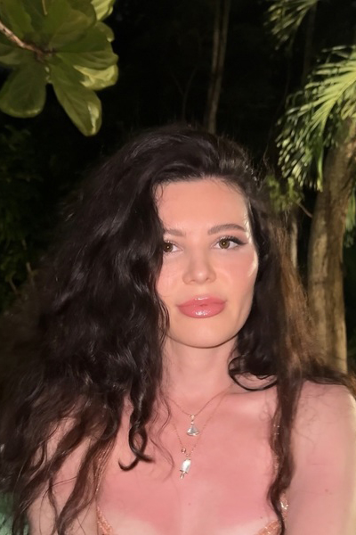 Dynamic Ekaterina, 34 y.o. from Los Angeles, United States with Brown hair — VeronikaLove