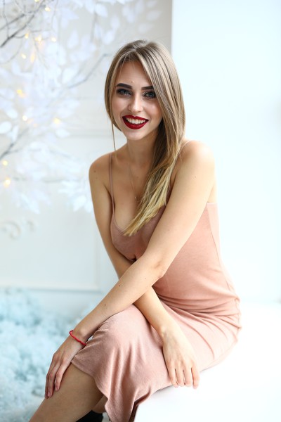 Ethereal Elegance: Irina, 32 y.o. from Zaporizhzhia, Ukraine — VeronikaLove