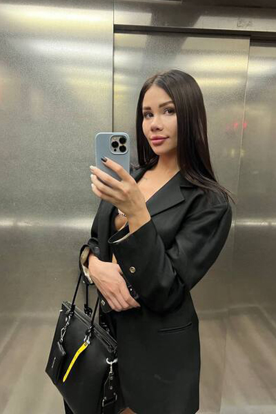 Sophisticated Elegance: Arina, 28 y.o. from Poltava, Ukraine — VeronikaLove