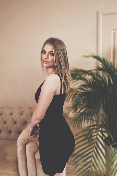 Glamorous Presence: Elena, 24 y.o. from Mykolaiv region, Ukraine — VeronikaLove