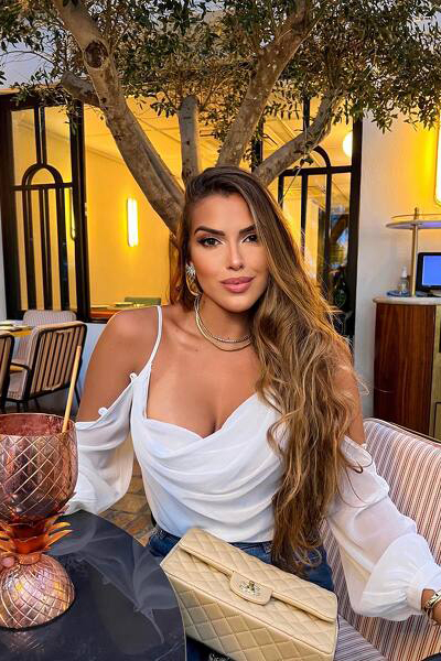 Radiant Beauty: Ana, 29 y.o. from Los Angeles, United States — VeronikaLove