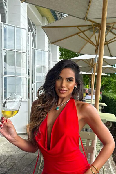 Radiant Beauty: Ana, 29 y.o. from Los Angeles, United States — VeronikaLove
