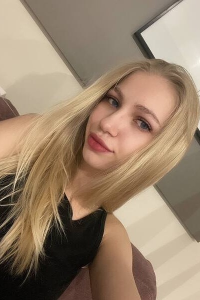 Timeless Elegance: Alina, 24 y.o. from Kyiv, Ukraine — VeronikaLove