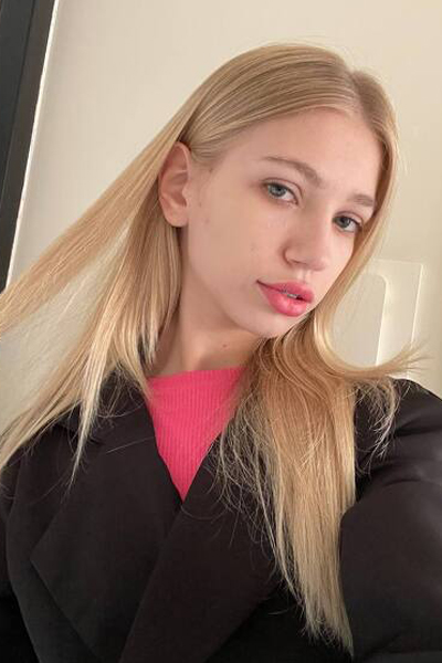 Timeless Elegance: Alina, 24 y.o. from Kyiv, Ukraine — VeronikaLove