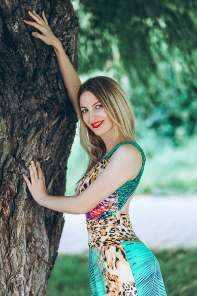 Enigmatic Charm: Olga, 46 y.o. from Khmelnytskyi, Ukraine — VeronikaLove