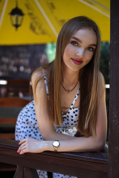 Magnetic Allure: Arina, 23 y.o. from Zaporizhzhia region, Ukraine — VeronikaLove