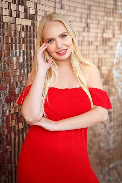 Radiant Charm: Valeria, 24 y.o. from Zaporizhzhia, Ukraine — VeronikaLove