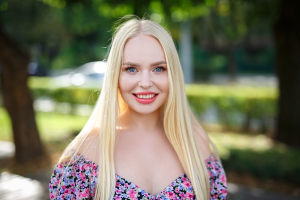 Radiant Charm: Valeria, 24 y.o. from Zaporizhzhia, Ukraine — VeronikaLove