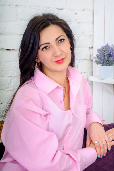 Magnetic Allure: Oksana, 38 y.o. from Kharkiv, Ukraine — VeronikaLove