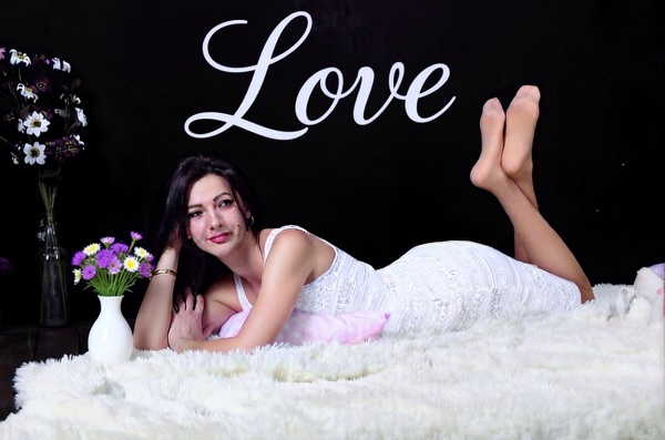 Magnetic Allure: Oksana, 40 y.o. from Kharkiv, Ukraine — VeronikaLove