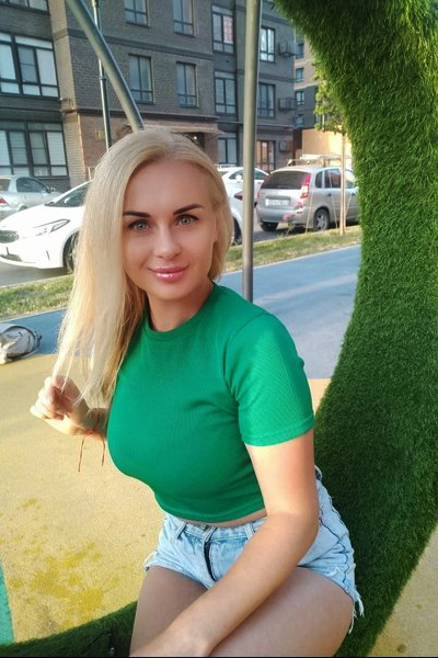 Radiant Allure: Anjela, 37 y.o. from Kyiv, Ukraine — VeronikaLove