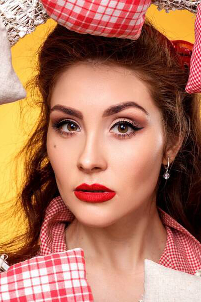 Magnetic Allure: Elena, 34 y.o. from Odesa, Ukraine — VeronikaLove