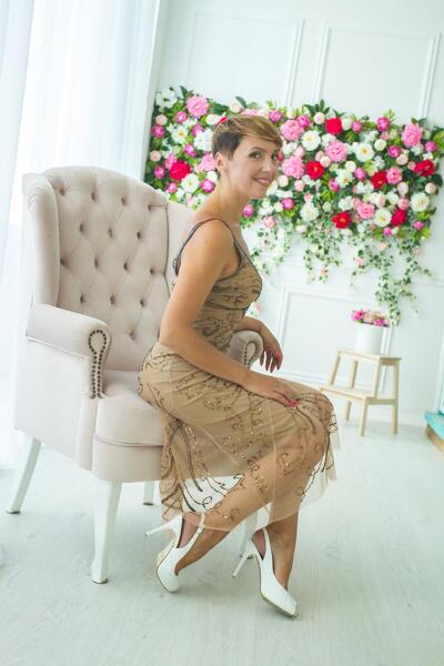 Dazzling Charm: Elena, 47 y.o. from Kharkiv, Ukraine — VeronikaLove