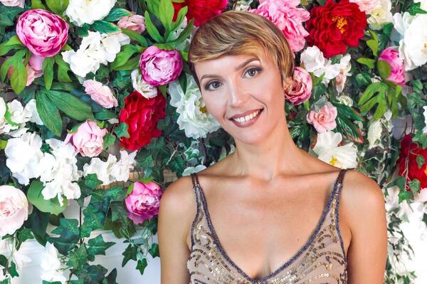 Dazzling Charm: Elena, 47 y.o. from Kharkiv, Ukraine — VeronikaLove