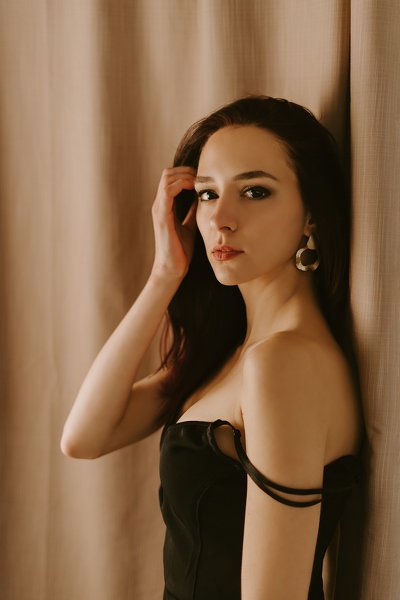 Whimsical Elvira, 27 y.o. from Dnipro, Ukraine with Dark-brown hair — VeronikaLove