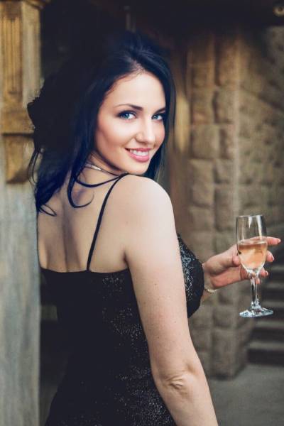 Vivacious Vision: Valeria, 37 y.o. from Mykolaiv, Ukraine — VeronikaLove