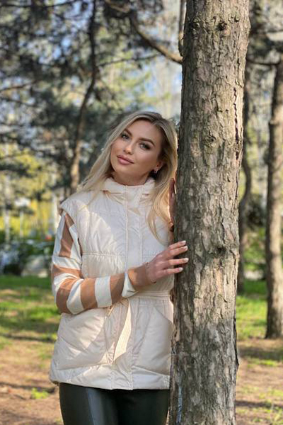 Captivating Beauty: Anna, 34 y.o. from Dnipro, Ukraine — VeronikaLove