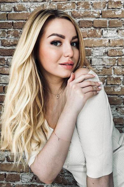 Captivating Beauty: Anna, 36 y.o. from Dnipro, Ukraine — VeronikaLove