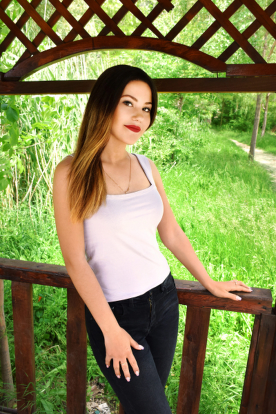 Mystical Allure: Elena, 30 y.o. from Zaporizhzhia, Ukraine — VeronikaLove