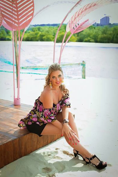 Dazzling Aura: Katerina, 43 y.o. from Kyiv, Ukraine — VeronikaLove