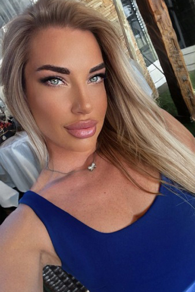 Glamorous Presence: Anna, 39 y.o. from Kharkiv, Ukraine — VeronikaLove