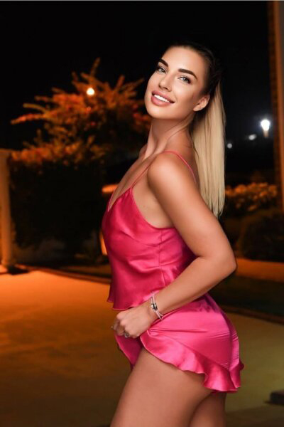 Glamorous Presence: Anna, 38 y.o. from Kharkiv, Ukraine — VeronikaLove