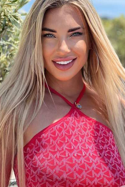 Glamorous Presence: Anna, 38 y.o. from Kharkiv, Ukraine — VeronikaLove