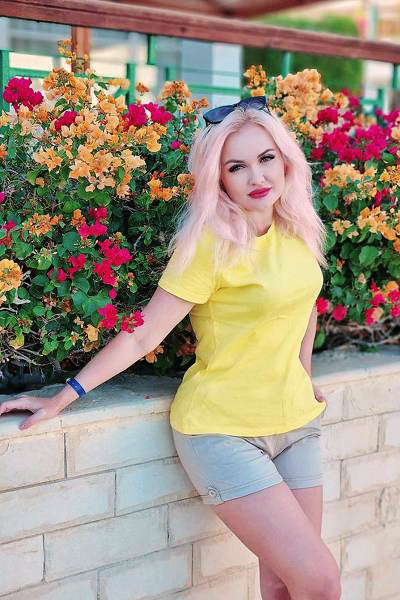 Graceful Allure: Marina, 36 y.o. from Zaporizhzhia, Ukraine — VeronikaLove