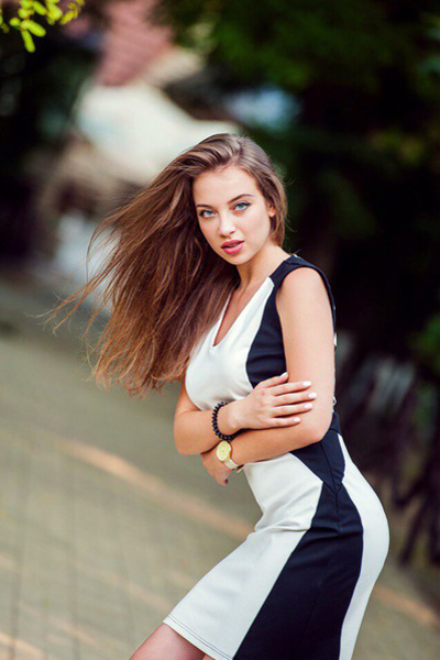 Whimsical Wonder: Julia, 26 y.o. from Kherson, Ukraine — VeronikaLove