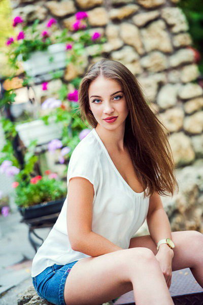 Whimsical Wonder: Julia, 26 y.o. from Kherson, Ukraine — VeronikaLove